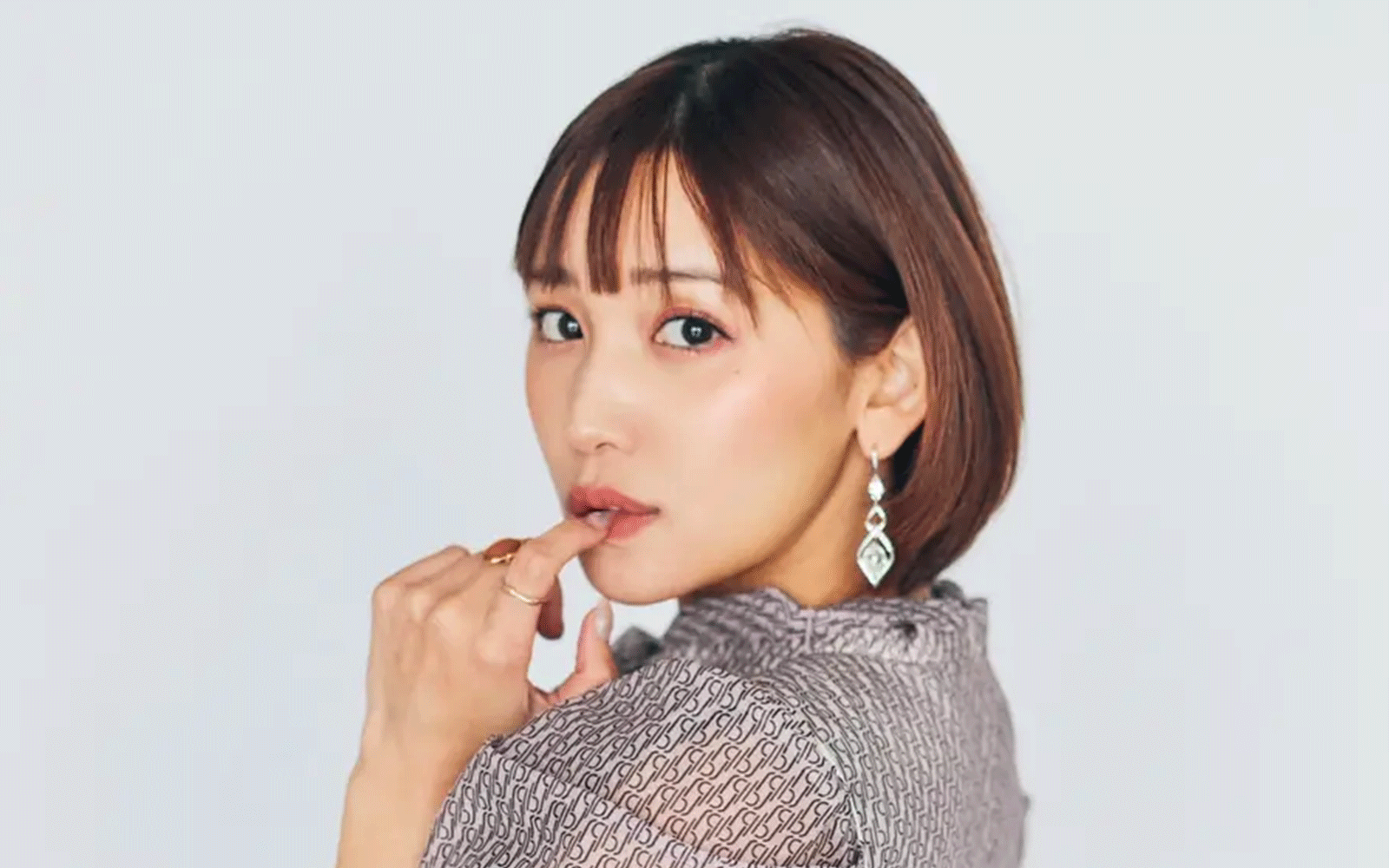 「ハイスペックグラドル」小島みゆがヴィンテージ時計 ファイアーキッズ公式アンバサダーに就任。