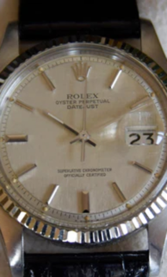 相棒は同い年。生まれ年の時計を探せ！